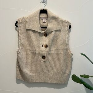 Sincerely Jules Cropped Boxy Ribbed Collared Sweater Vest in cream, Size Large
